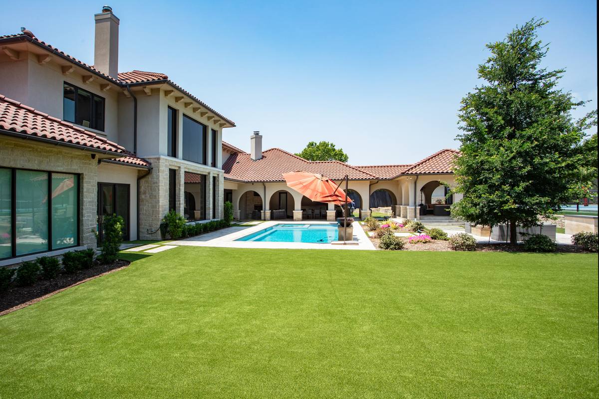 Backyard Pool and Deck Artificial Grass